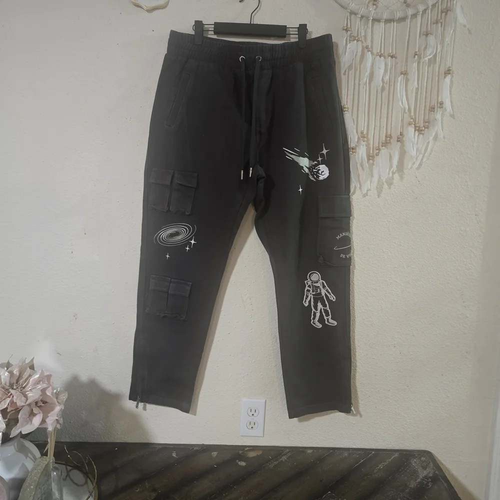 Maniere De Voir Charcoal Graphic Cargo Pants